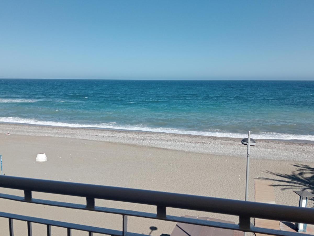 Primera Linea De Playa A 10 Min Estepona ซานลุยส์ เดอ ซาบีนียัส ภายนอก รูปภาพ