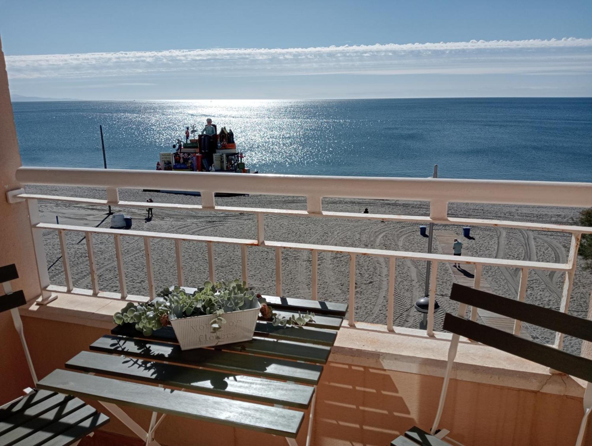 Primera Linea De Playa A 10 Min Estepona ซานลุยส์ เดอ ซาบีนียัส ภายนอก รูปภาพ